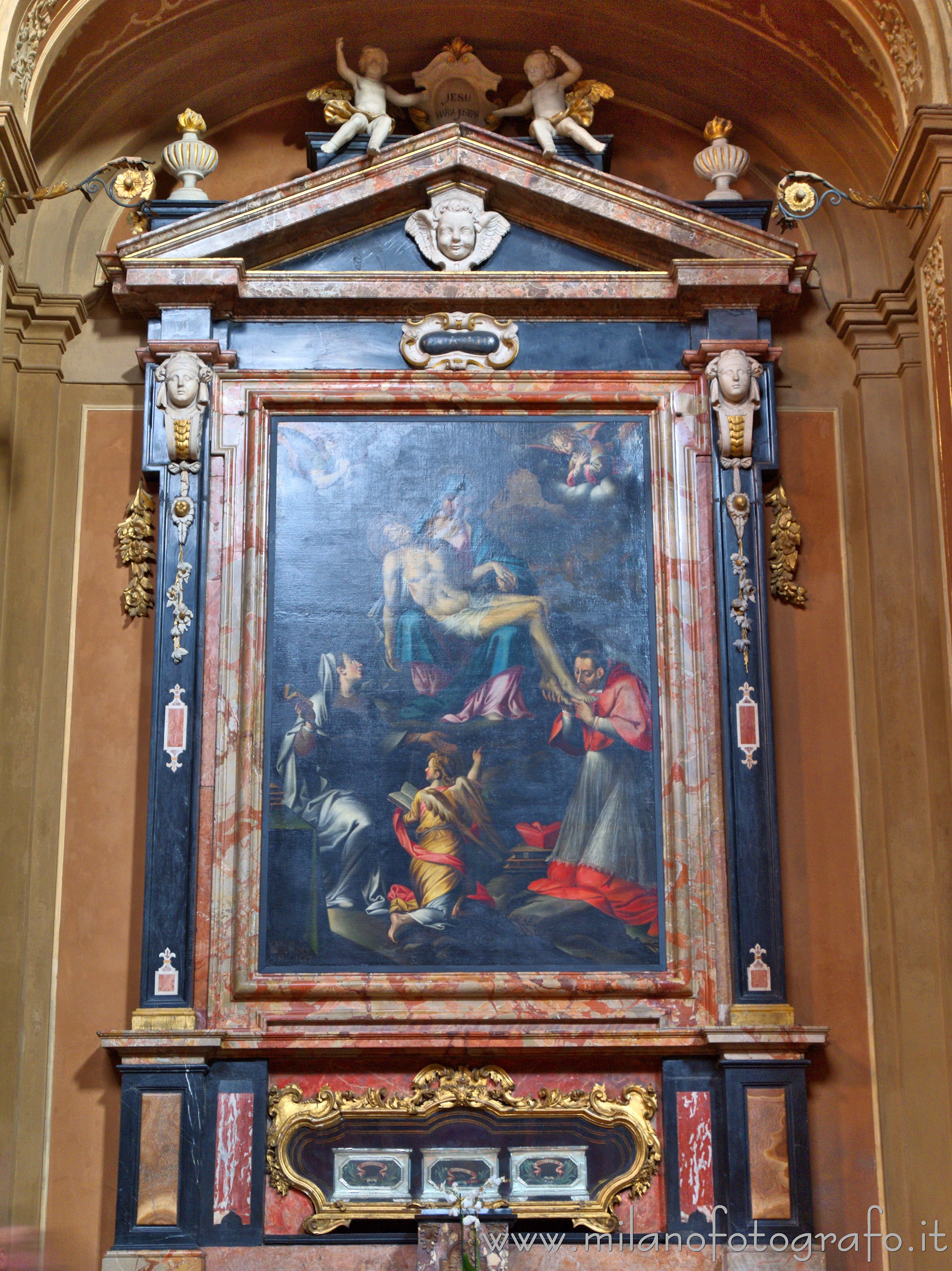 Milan (Italy) - Altar of the Pietà in the Church of Santa Francesca Romana - Full resolution picture